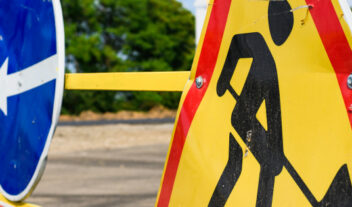 Trafikskyltar om vägarbete