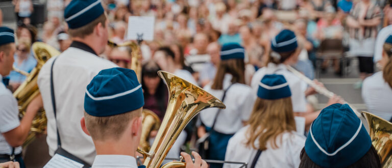 Närpes skolmusikkår på tomatkarnevalen 2022