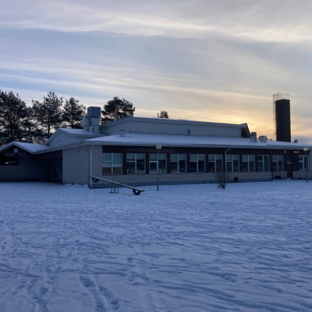 Bil av Pörtomsskola