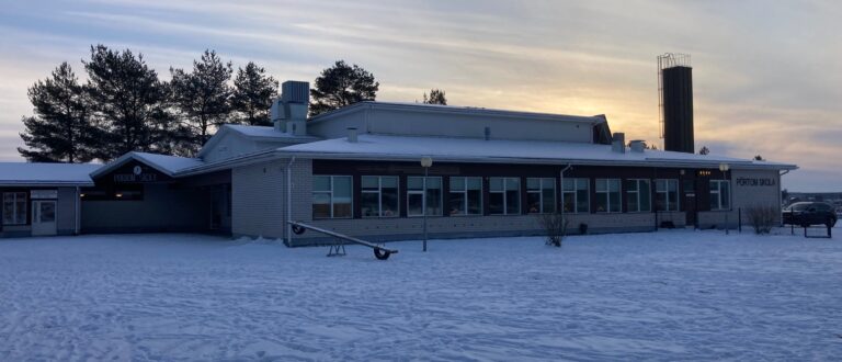 Bil av Pörtomsskola